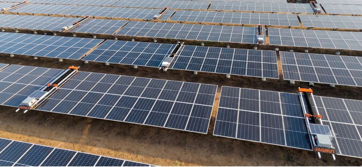 AURO - Fully Autonomous Solar Cleaning Robot